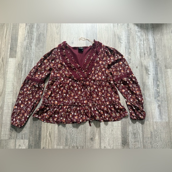 Red and White Ruffled Peplum Blouse Boho casual - Picture 1 of 4